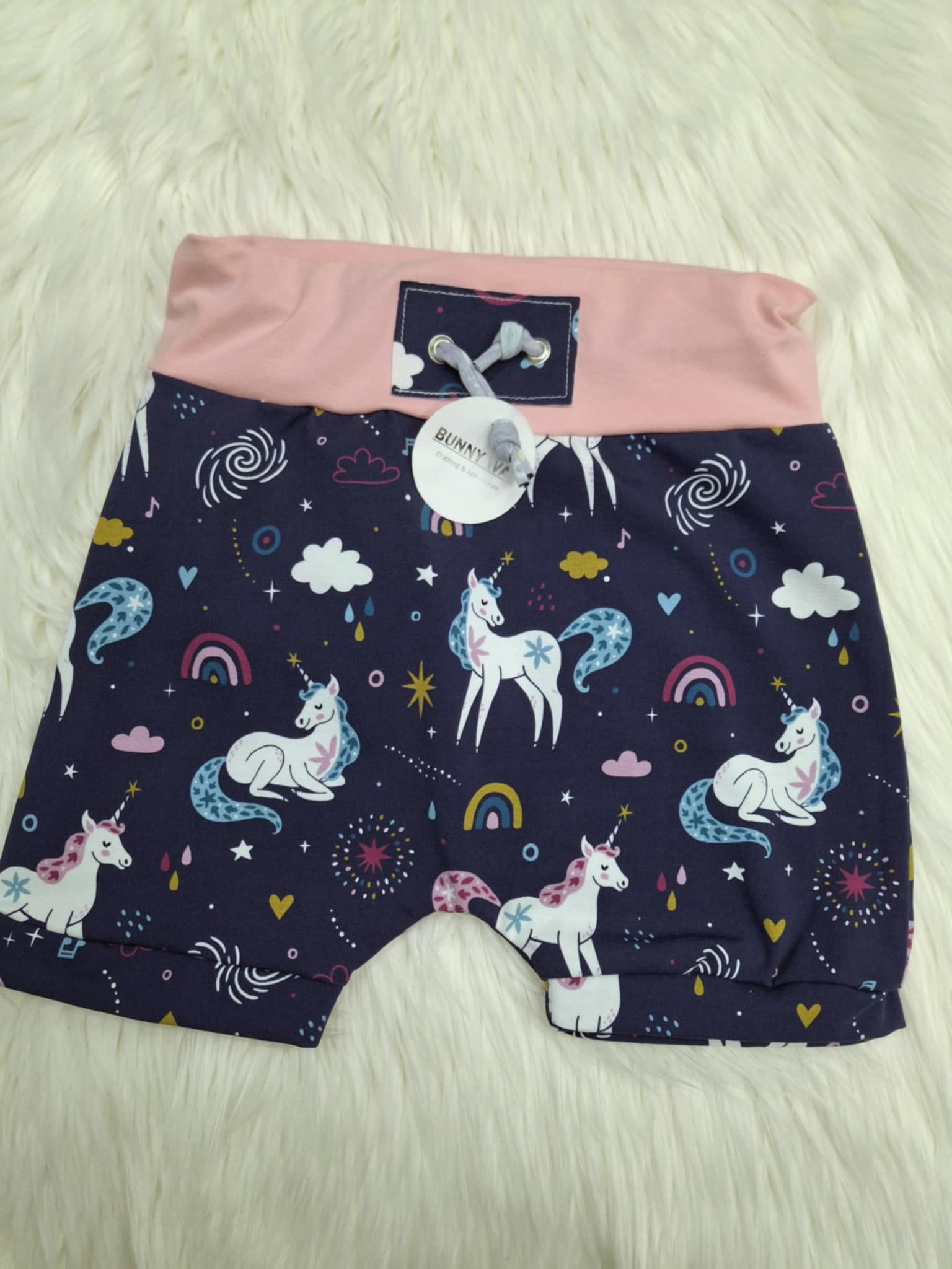 Kratke hlače št. 104/110 - Unikorni na modri